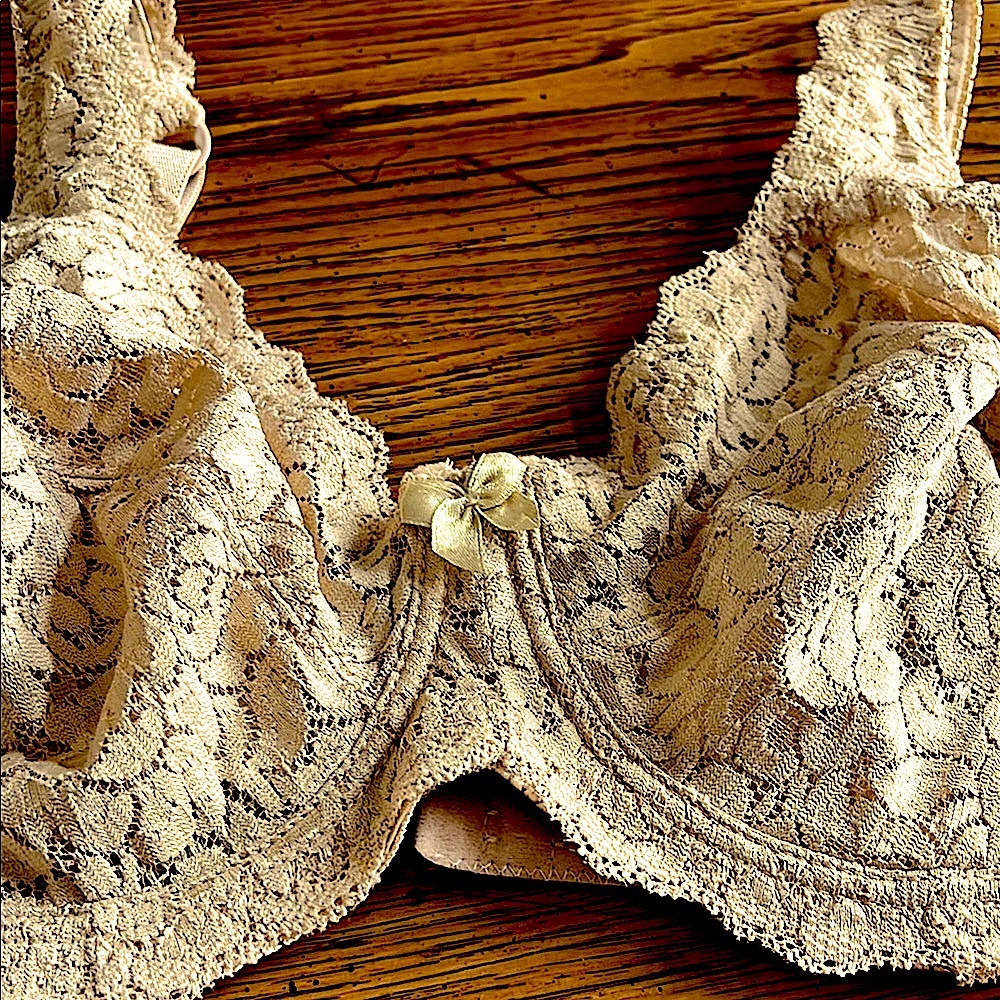 🌺NWOT Sexy All Lace 36DTanUnderwire UnlinedBra. Full Coverage AdjustableStraps